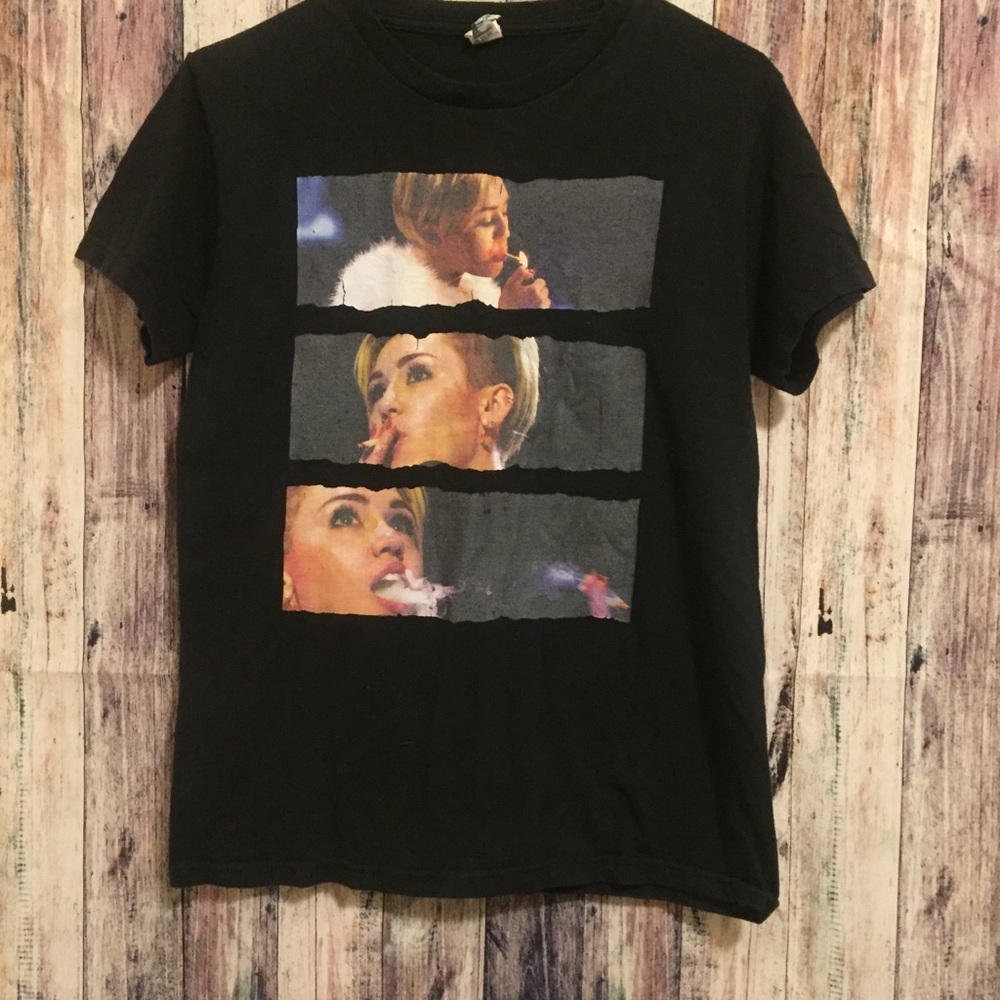 Small Miley Cyrus smoking tee shirt